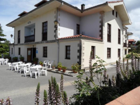 Гостиница Hotel Salldemar  Сантильяна-Дель-Мар